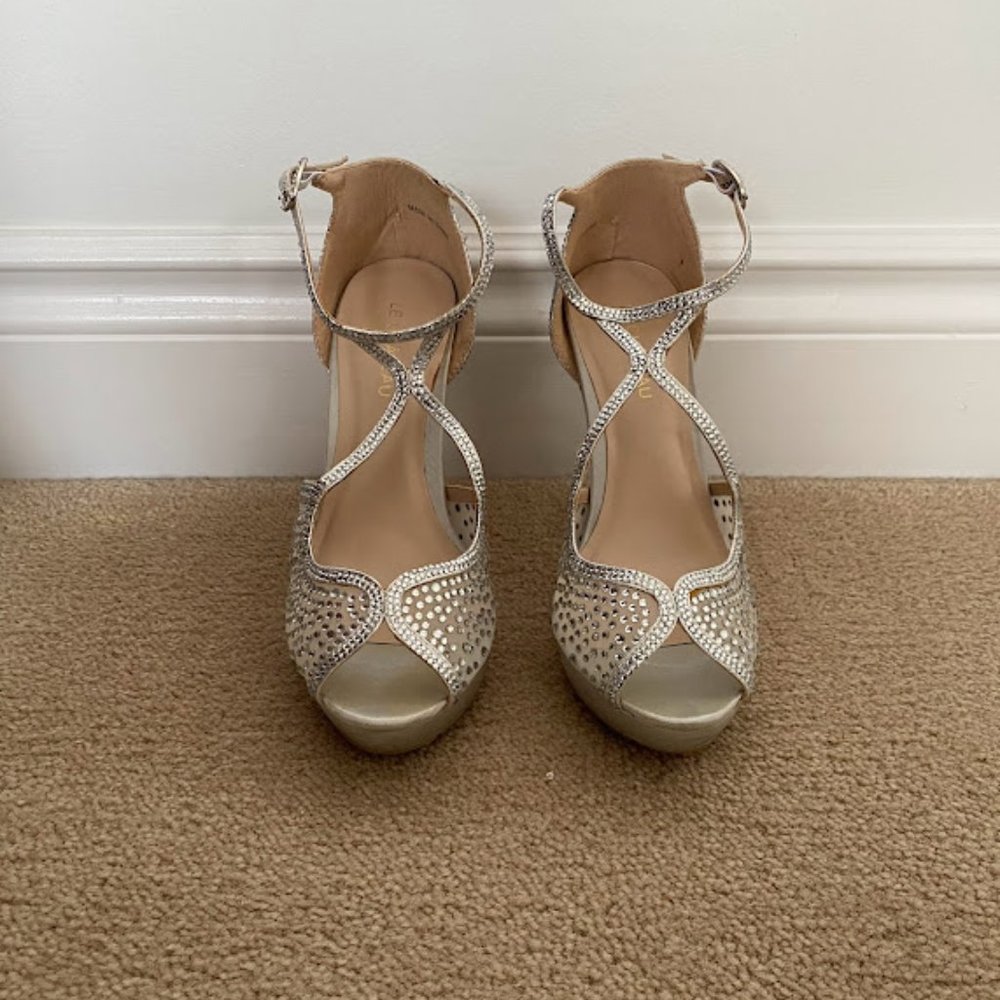 Le Chateau Silver Rhinestone Heels - Picture 2 of 8